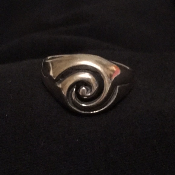 Jewelry - Sterling Silver Ring in Swirl Design